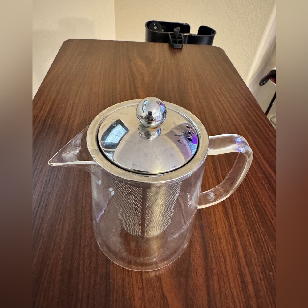 Elegant Glass Teapot with Silver Lid and Infuser (Small & Handy) - Picture 4 of 11